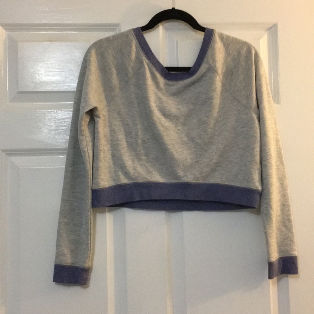 ❌SOLD❌ Nordstrom crop pullover.